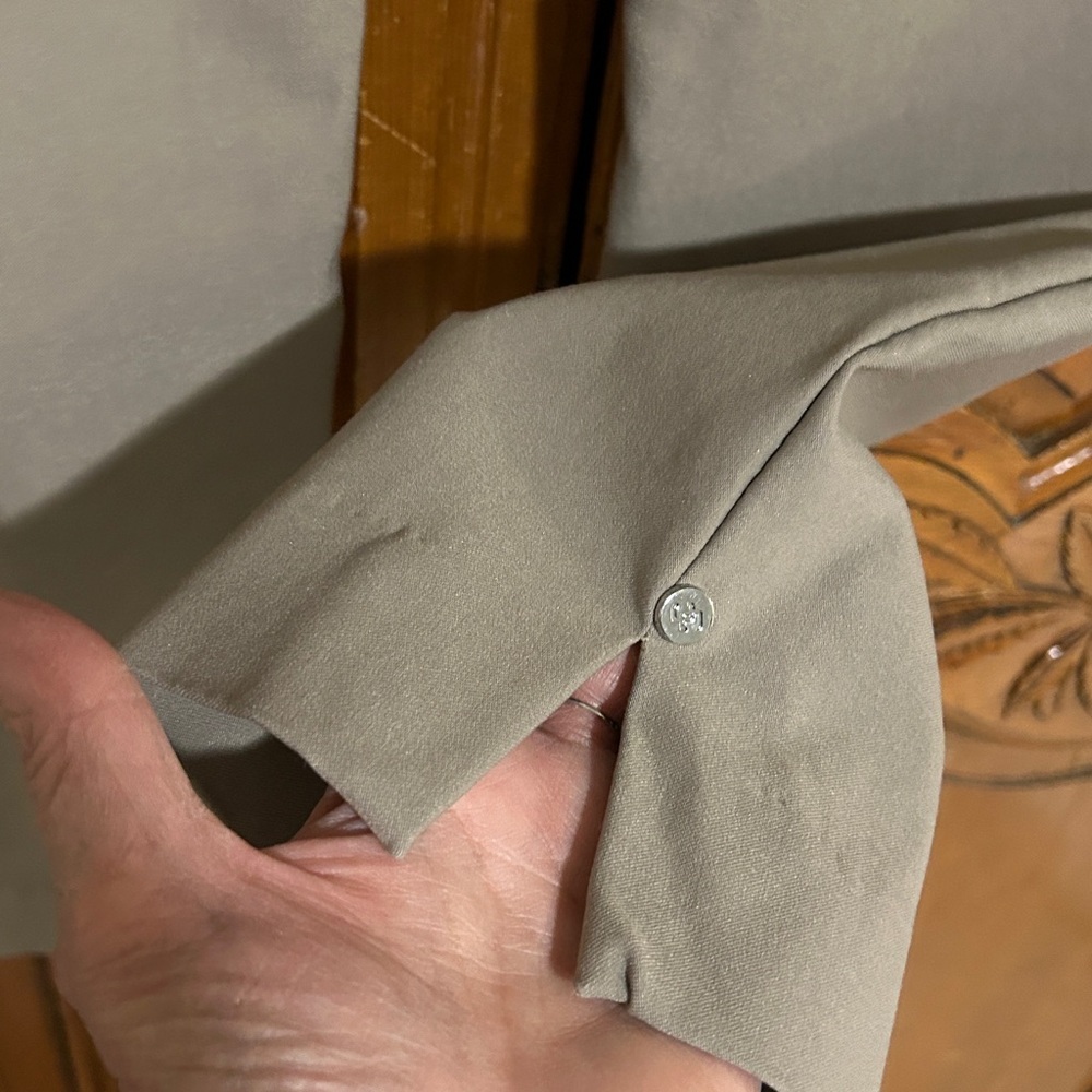 Chico's Brigitte Pull On Crop Pants in Smokey Taupe. Size 1 (M/10) - Picture 6 of 8